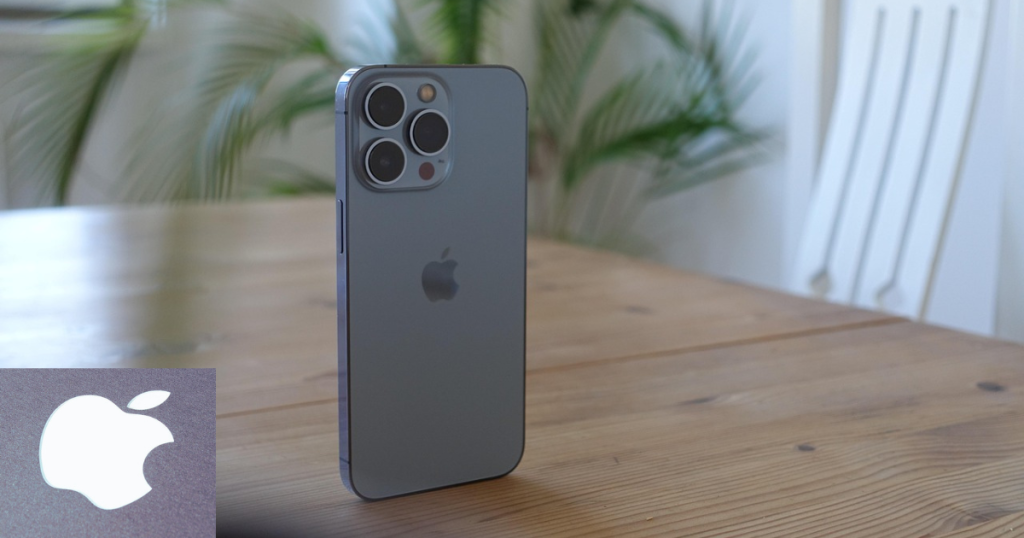 Iphone sobre a mesa